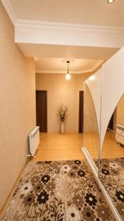 Cozy Modern Flat Near City Center - 4