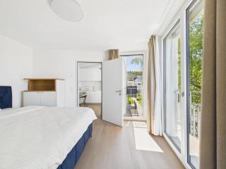 Luxurious Accessible Apartment in Zrich with Stunning Views - 8