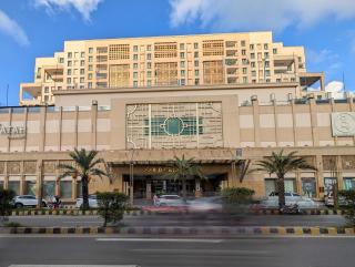 Goldcrest Alfatah Mall - Two Bedroom Apartment by Alvis suite - 5