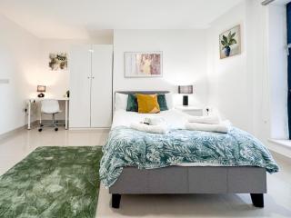 WeekdayDiscount FreeParking LastMinDeal CityCentre - Pass the Keys - 2