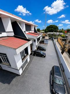 Luxury 1Bedroom & Parlor Central GRA Ikeja - 8