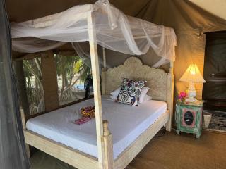 Zack's Cabana - 7