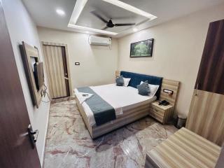 Hotel Dwarka Palace - 8