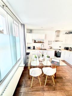 Vibrant City Centre 1 Bed Apartment Sleeps 3 - Close to Cambridge University & Attractions - 9