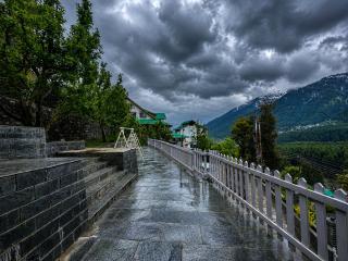 New Naina Rockland- Centrally Heated and Cooled rooms with Mountain & River View - 9