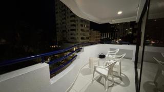 Comfortable family-friendly oceanfront apartment in Laguito - 1