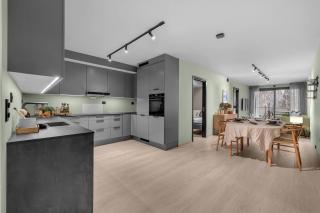 The green lounge - a lovely home with free indoor parking! - 4