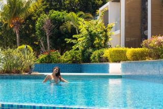 Cap Ouest Beachfront Seaview Apartment - 1