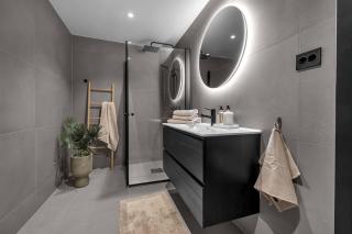 Northern Lights Apartment - with amazing views and parking - 7