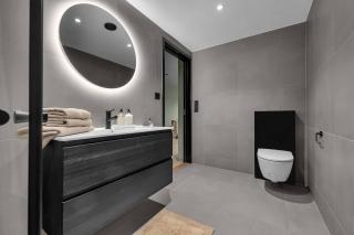Northern Lights Apartment - with amazing views and parking - 6