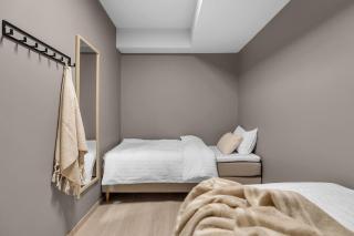 Northern Lights Apartment - with amazing views and parking - 4
