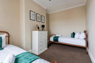 The Manor House 3BR Home with Pool Table - 5