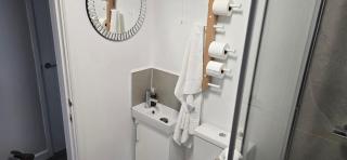RentUnique Central Caledonian 1 bed with parking cosy retreat - Crawley - 4