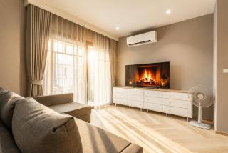 Legendary Breeze 1BR Apartment Bangtao - 1