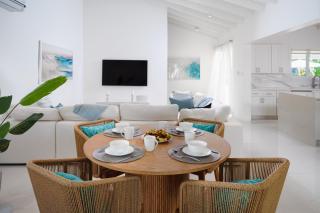 West Coast Villa Walk to Beach Private Pool - Haynes House - Saint James - 2