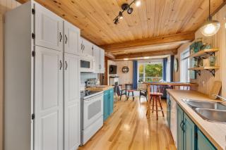 Oceanfront in Petty Harbour - Views from the Deck - 5