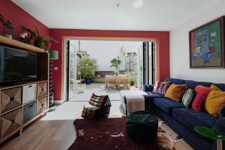 Modern 4-Bed Townhouse + Parking | St Werburgh's - 4