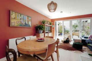 Modern 4-Bed Townhouse + Parking | St Werburgh's - 5