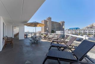 Beachfront Condo with a Heated Pool, BBQ Grills - 3