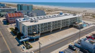 Beachfront Condo with a Heated Pool, BBQ Grills - 6