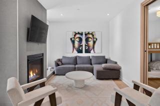 Ski-In Adjacent 200m - 3BR - Free Shuttle - Sleeps 8 - 4