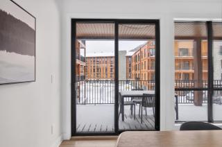 Ski-In Adjacent 200m - 3BR - Free Shuttle - Sleeps 8 - 5