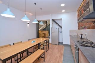 Wanderlust Guest House Prime Location - 8