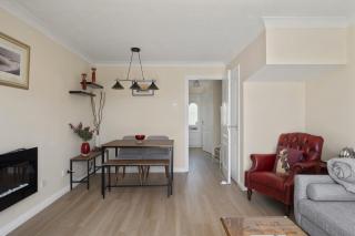 Comfortable Home Garden & Parking Walk to Beach - 9