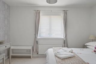 Comfortable Home Garden & Parking Walk to Beach - 3