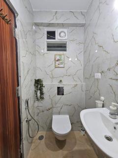 Adobe & Amber - Cozy 3BHk - 2