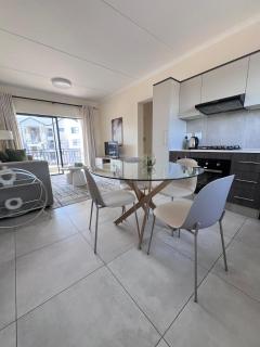Refined Cozy Retreat - 4
