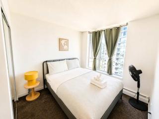 Luxe City Retreat Pool Jacuzzi & Sauna - Vancouver - 3