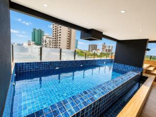 Vive el Lujo Piscina Cine y Gym en Equipetrol - 4