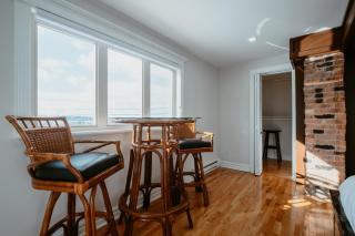Signal Hill Lookout | 2 Bed 2 Bath | Harbour View - 1