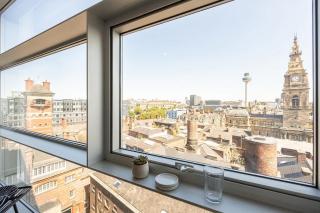 Stunning Skyline Liverpool Apartment with Parking - 3