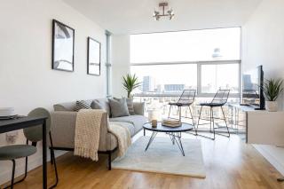 Stunning Skyline Liverpool Apartment with Parking - 5