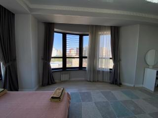 Spacious two-room apartment with a panorama in Panorama - 5