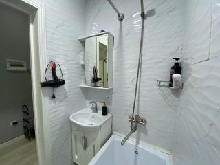 Spacious two-room apartment with a panorama in Panorama - 3