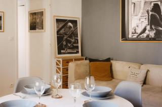 LE COCOON Saint Lô - Appartement privé tout équipé - Haras - Parking gratuit - Entrée autonome - Wifi - Netflix - Baignoire - Lave-linge - Lit Queen Size 160cm & canapé-lit 140cm - Jusqu'à 4 personnes - 2