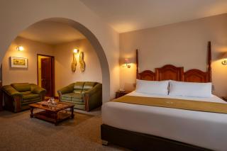 El Virrey by Katari - Cusco - 4