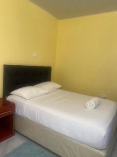 Lhonde Apartments - 9