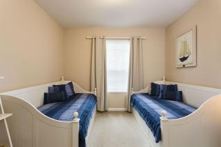 Spacious 2BR 2BA with Balcony 5 Mins to Convention Center & Epic Universe - 1