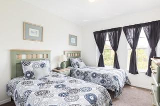 Family Getaway Townhome at Lake Berkley 15min to Disney - 4
