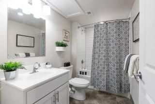 Luxury Urban 1BR King Bed-Parking - Heart of Historic Germantown - Temple & LaSalle -105- Stay Long Term! - 8