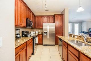 Spacious Vista Cay Condo near Universal Studios - 2