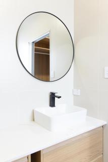 N4 Tranquil Haven Spacious Private Ensuite - 6