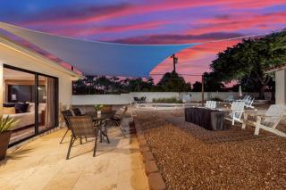 Pool, 5 min to U of A, Garage, Updated, Views - 4
