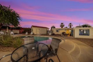 Pool, 5 min to U of A, Garage, Updated, Views - 8