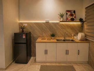 Himura Homestay Ambience Residence - 2