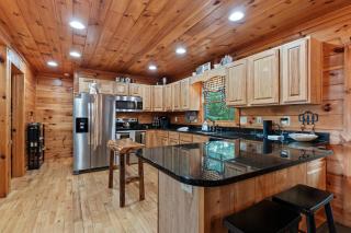 Drink Up The View - Morganton, GA - Take in Sweeping Mountain Views, Soak in the Hot Tub, Unwind in the Jetted Tub, and Rack Up - 8